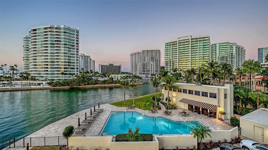 101 SUNSET DRIVE 301 photo 9