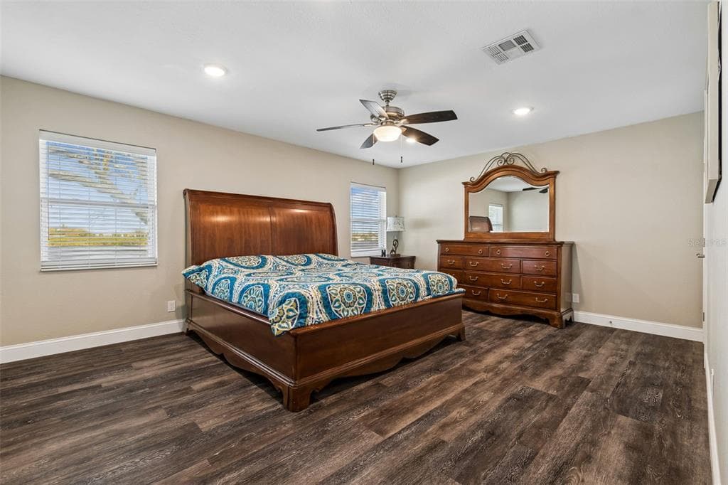 9901 BAY DRIVE photo 16
