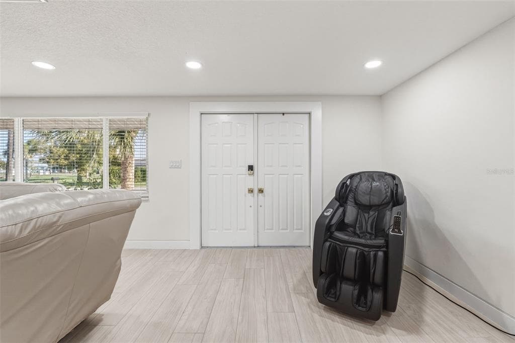 105 LELAND STREET SE photo 10