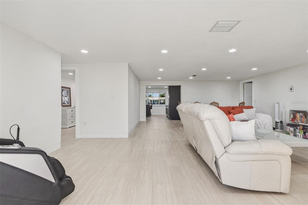 105 LELAND STREET SE 4