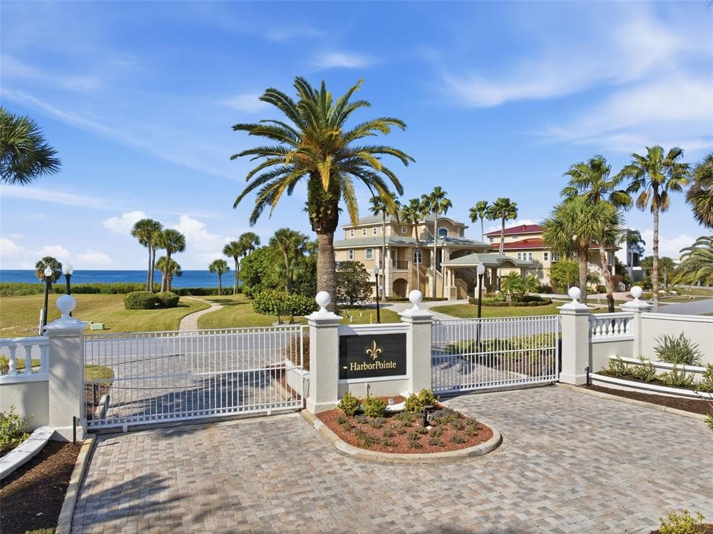 26 HARBORPOINTE DR photo 12