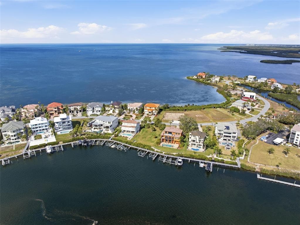 26 HARBORPOINTE DR 5