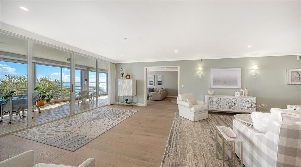 2410 HARBOURSIDE DRIVE 142 photo 12