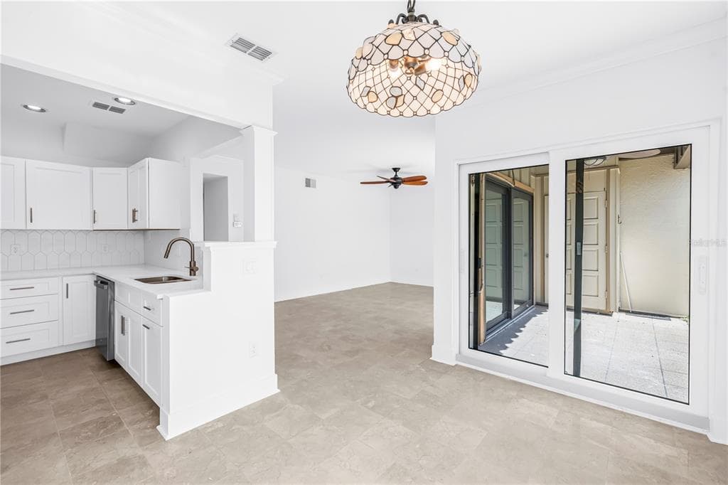 509 PLAZA SEVILLE COURT 19 photo 17