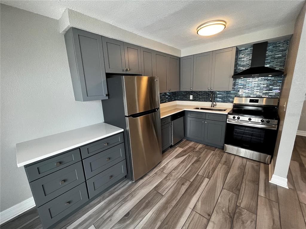 2566 GARY CIRCLE #5 5