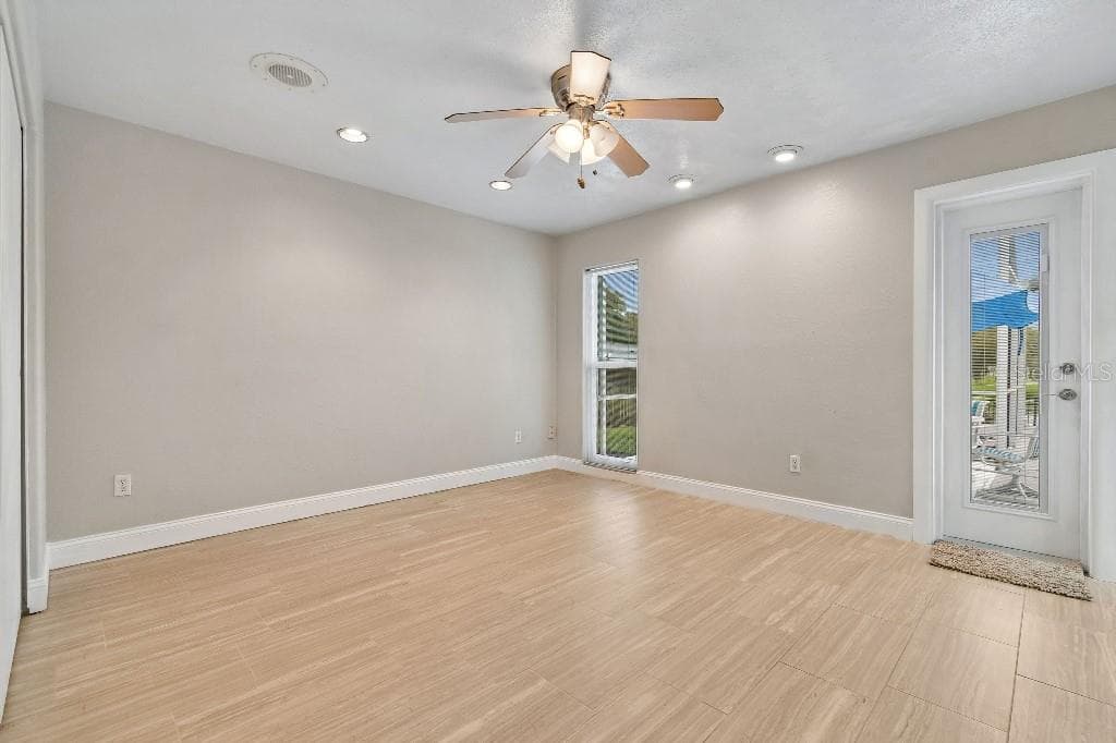 1611 SUNNYHILLS DRIVE photo 22