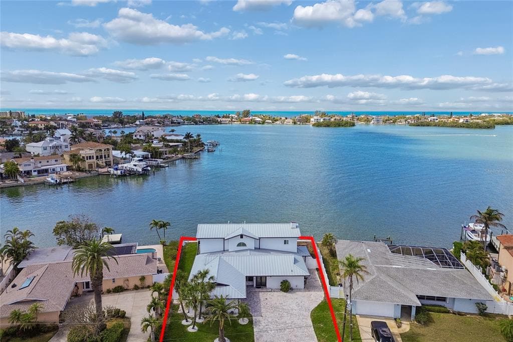 478 HARBOR DRIVE N 1