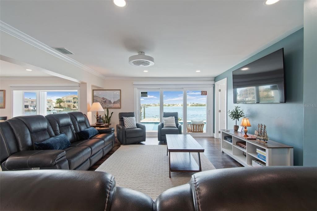 478 HARBOR DRIVE N photo 24