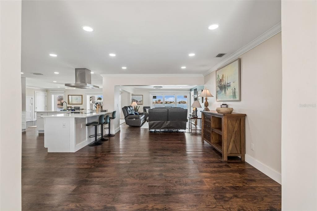 478 HARBOR DRIVE N 4