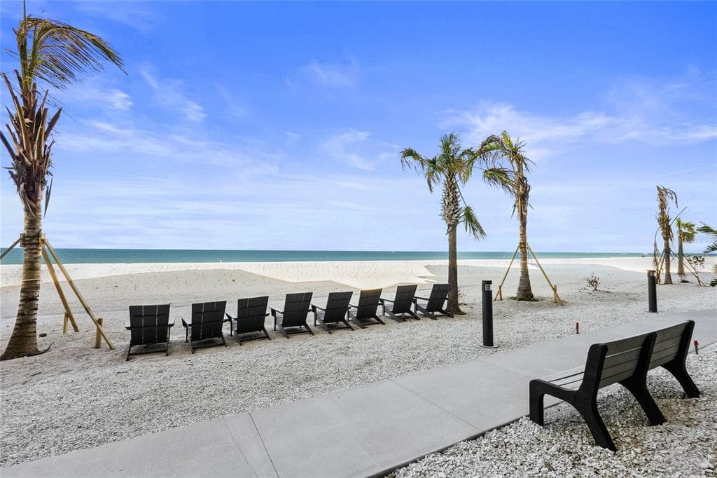 1660 GULF BOULEVARD 807 photo 3