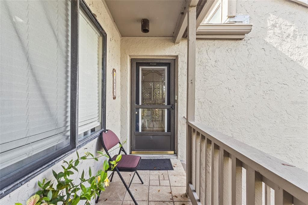 1633 BOATHOUSE CIRCLE #232 3