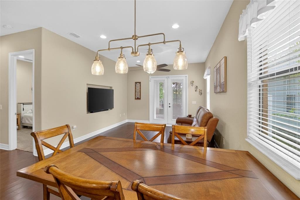 6870 SHIMMERING DRIVE photo 17
