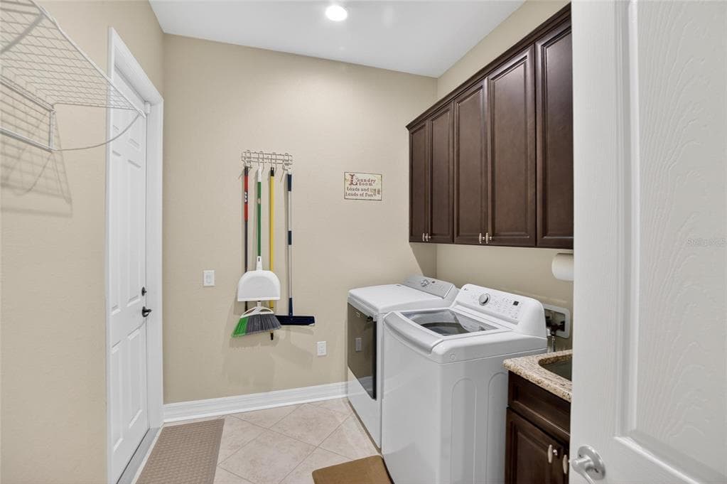 6870 SHIMMERING DRIVE photo 15