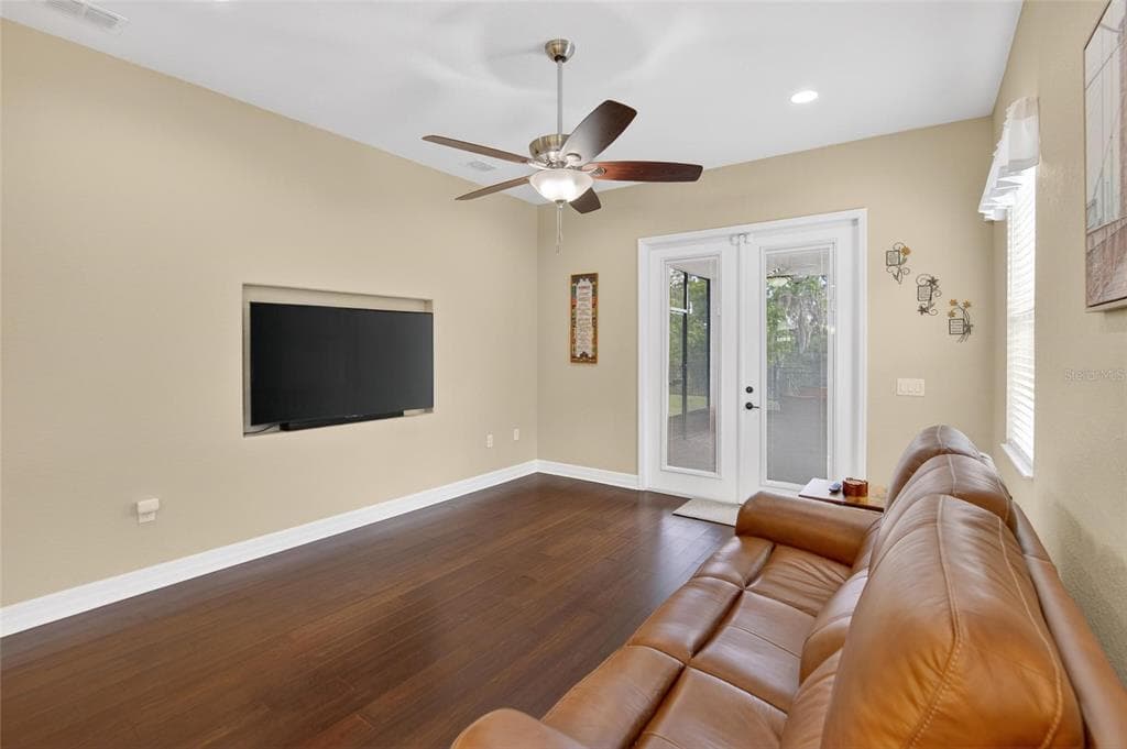 6870 SHIMMERING DRIVE photo 21