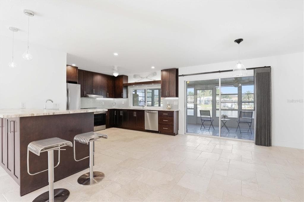 6537 CAPE HATTERAS WAY NE #4 1