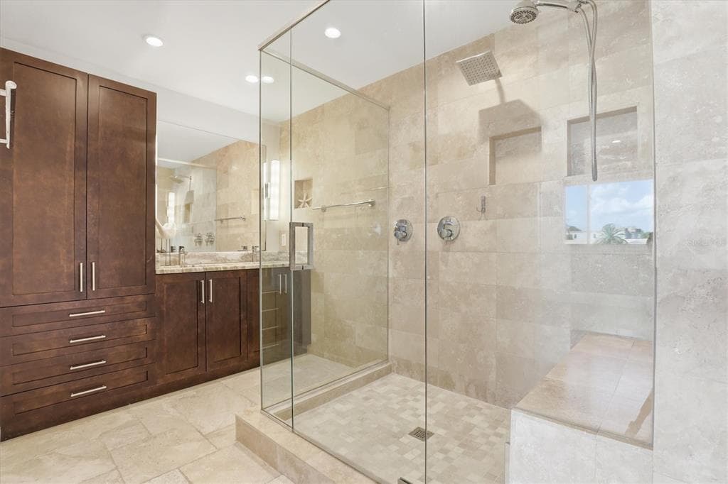 6537 CAPE HATTERAS WAY NE 4 photo 9