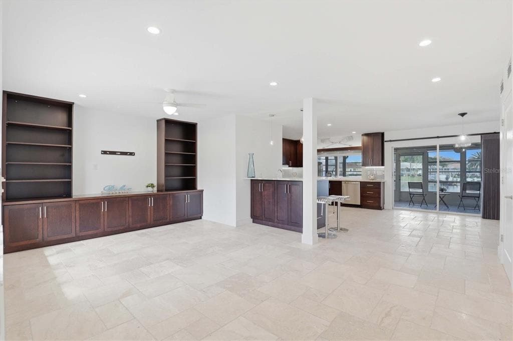 6537 CAPE HATTERAS WAY NE 4 photo 18