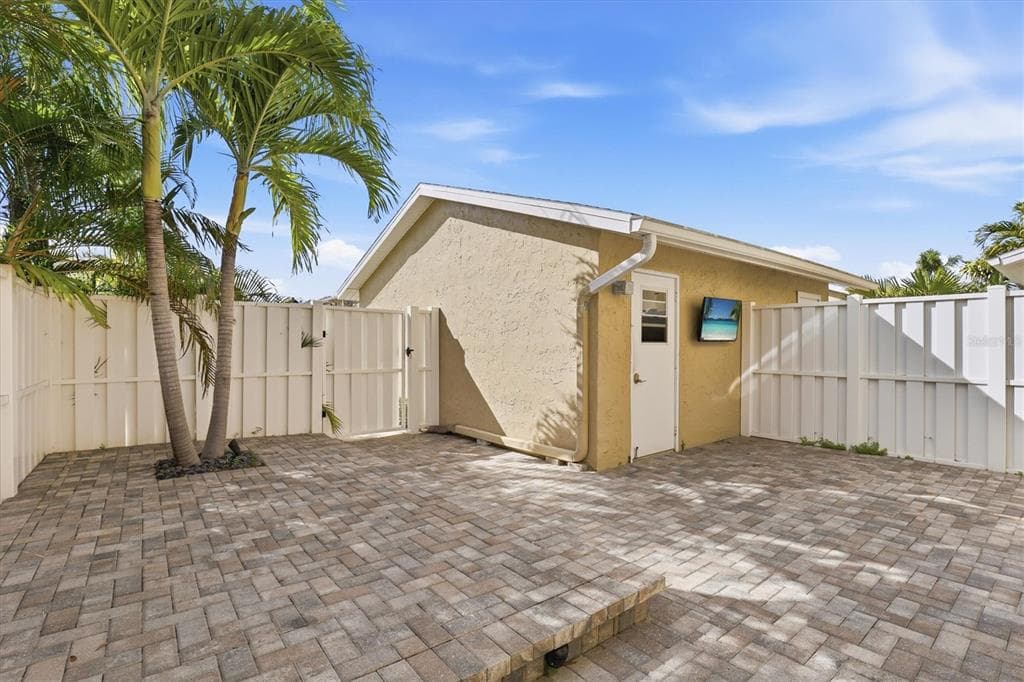 6537 CAPE HATTERAS WAY NE 4 photo 15