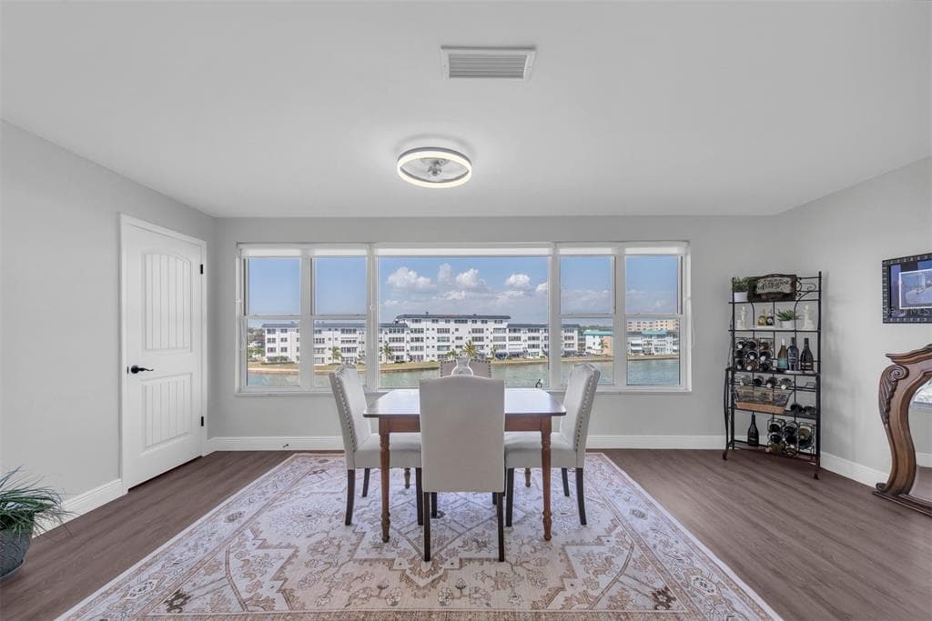 6025 SHORE BOULEVARD S 405 photo 7