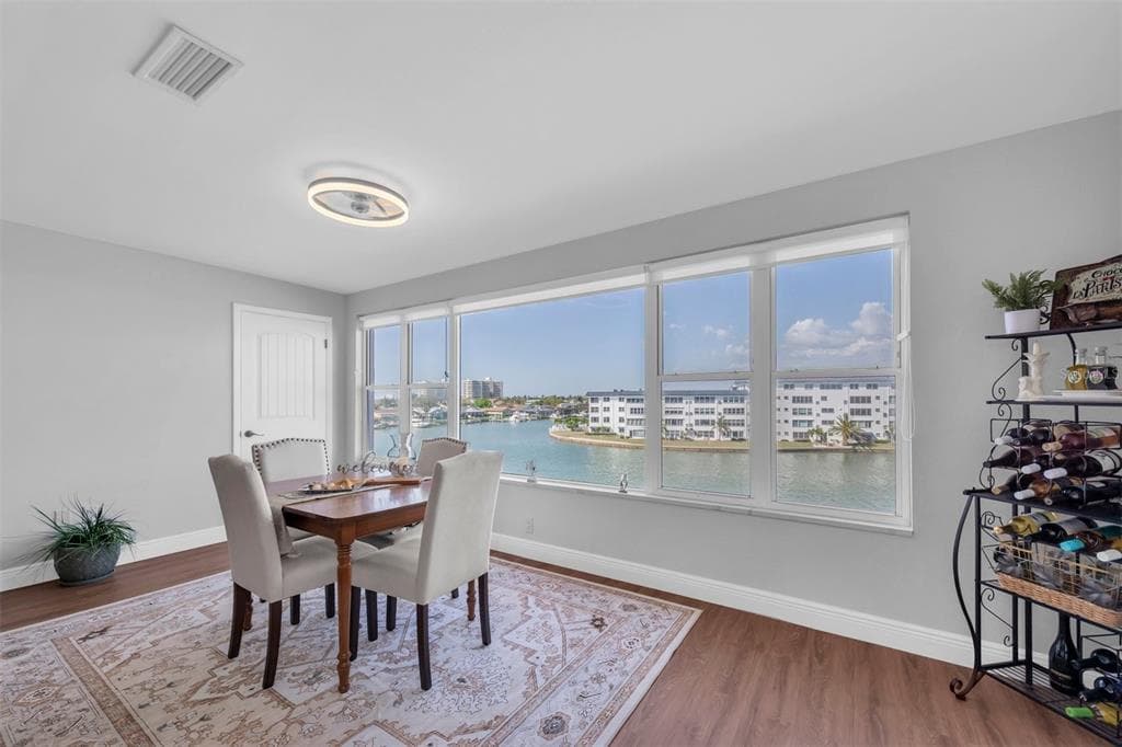 6025 SHORE BOULEVARD S 405 photo 1