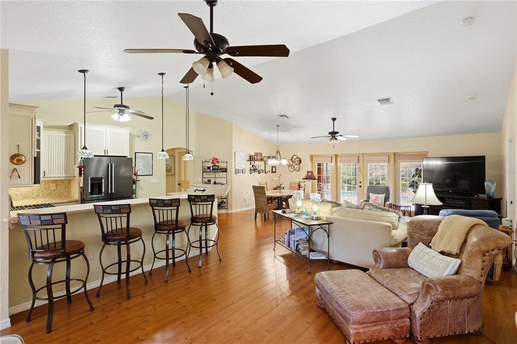 361 CHESHIRE STREET photo 7