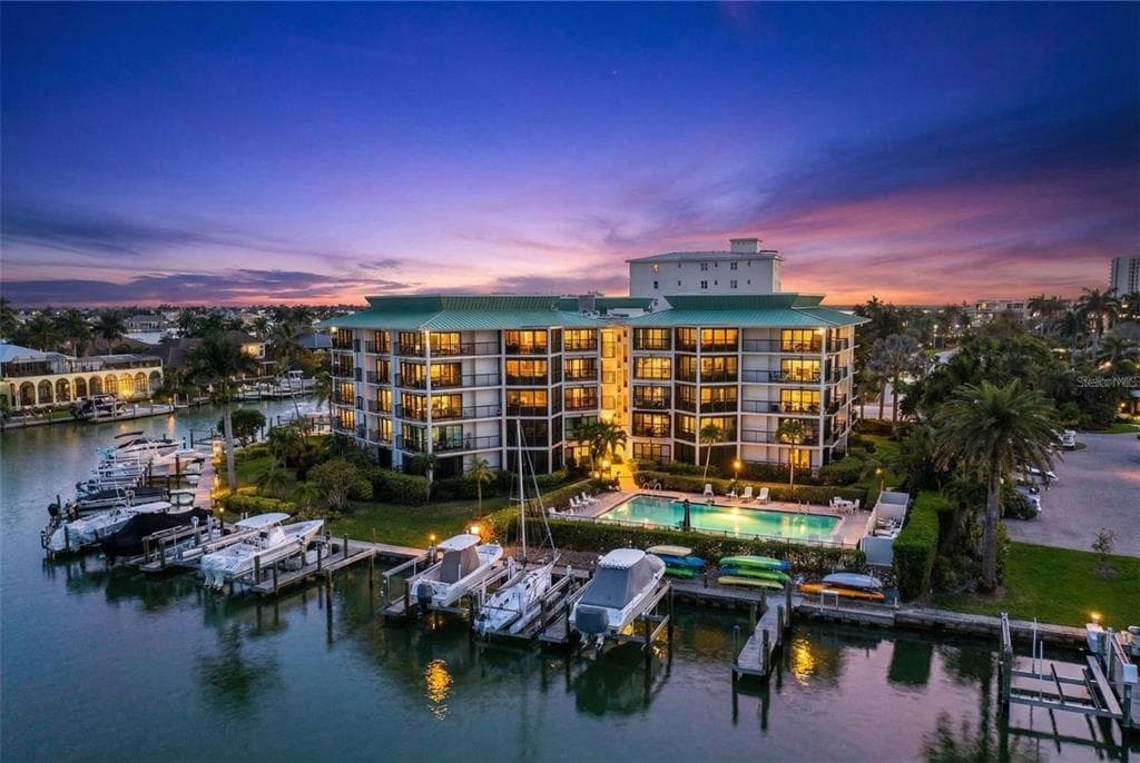 845 COLLIER COURT #306 1