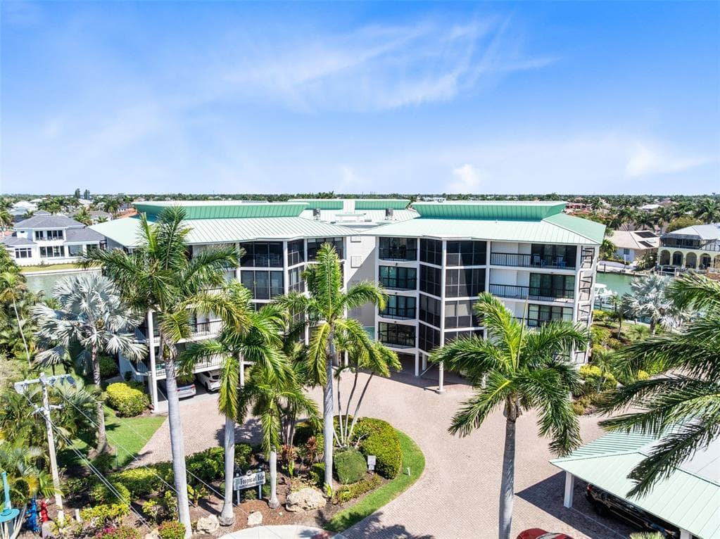 845 COLLIER COURT #306 5