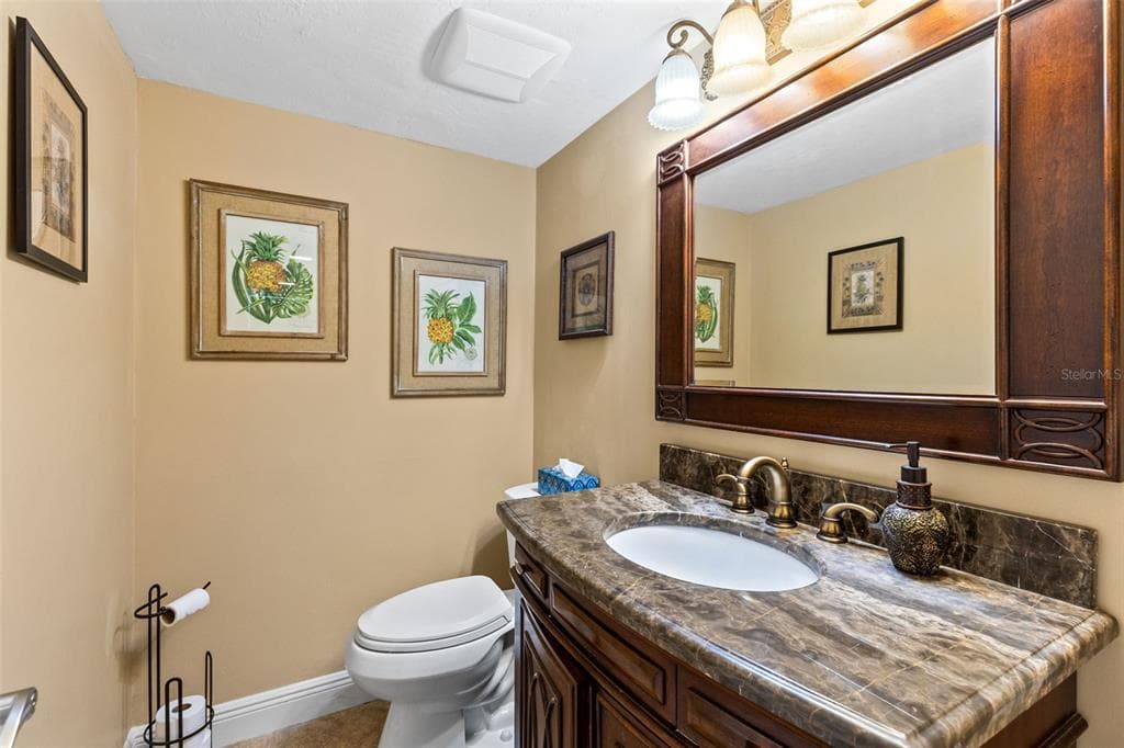 845 COLLIER COURT 306 photo 19