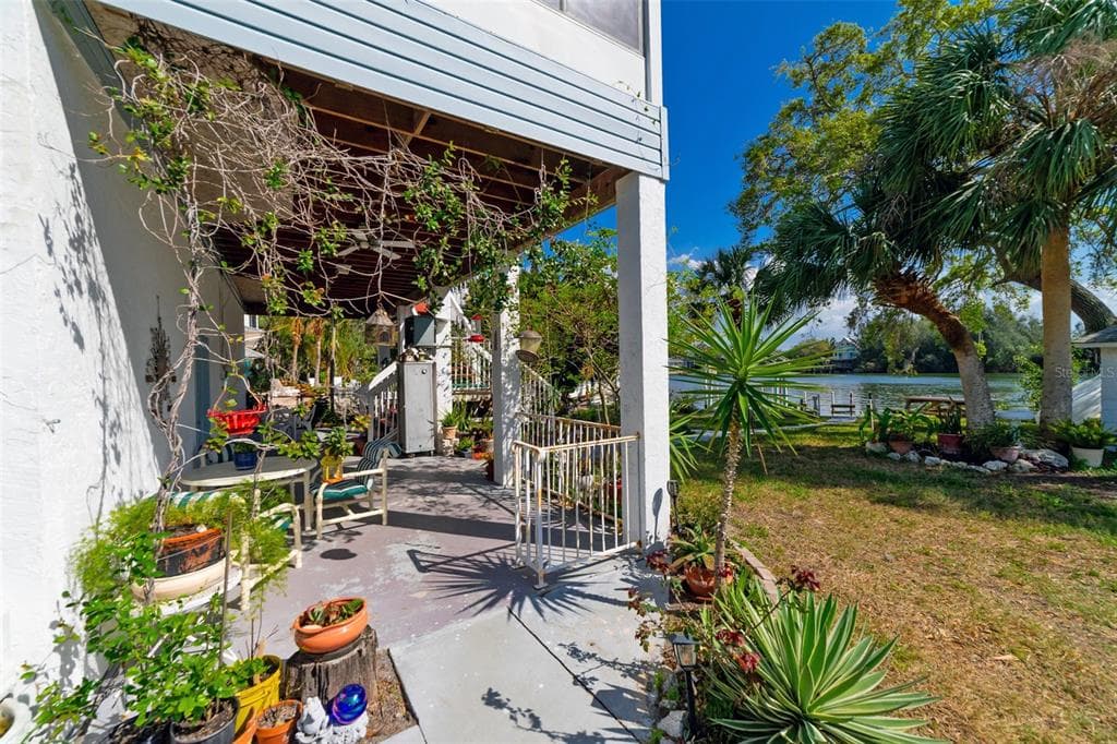 6810 SEAVIEW BOULEVARD photo 16