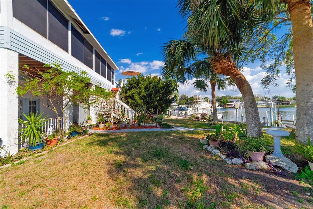 6810 SEAVIEW BOULEVARD photo 12