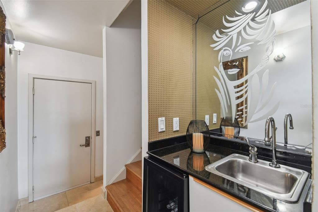 4950 BAYSHORE BOULEVARD 22 photo 21