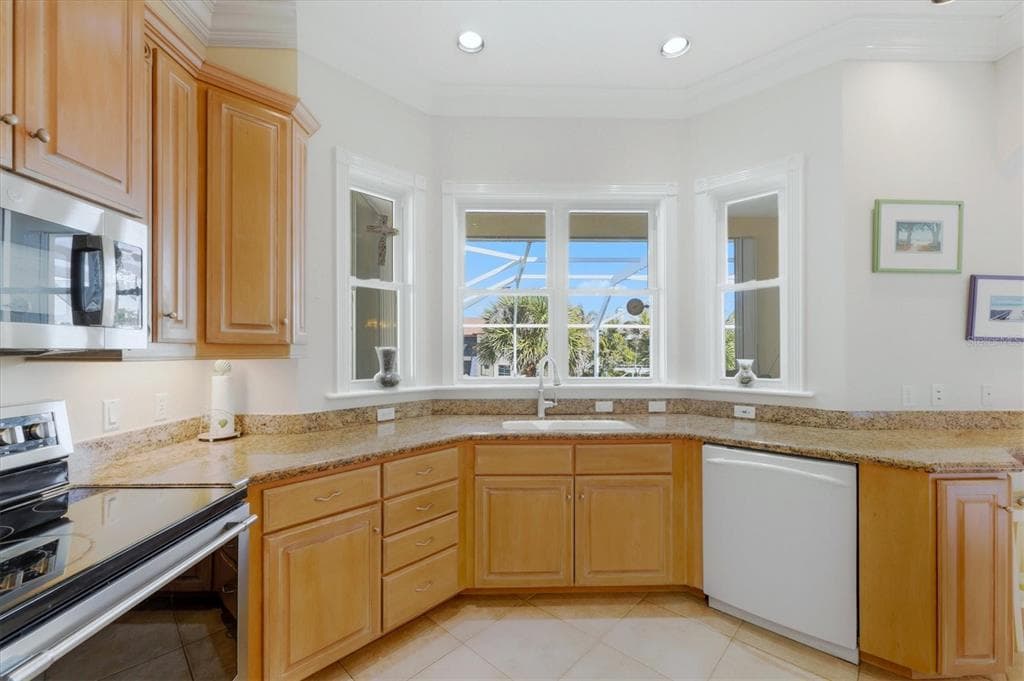 65 PALM DRIVE photo 19