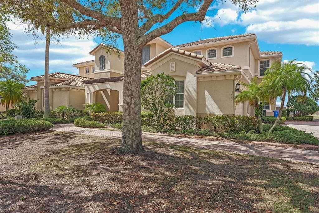 1435 EMERALD DUNES DRIVE photo 2