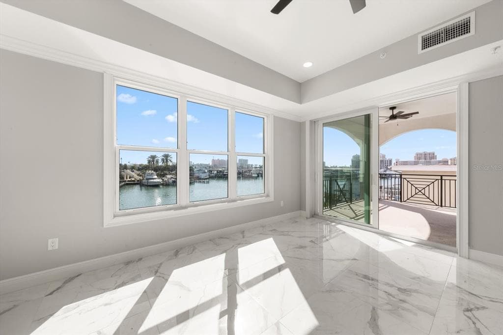 211 DOLPHIN POINT 203 photo 7