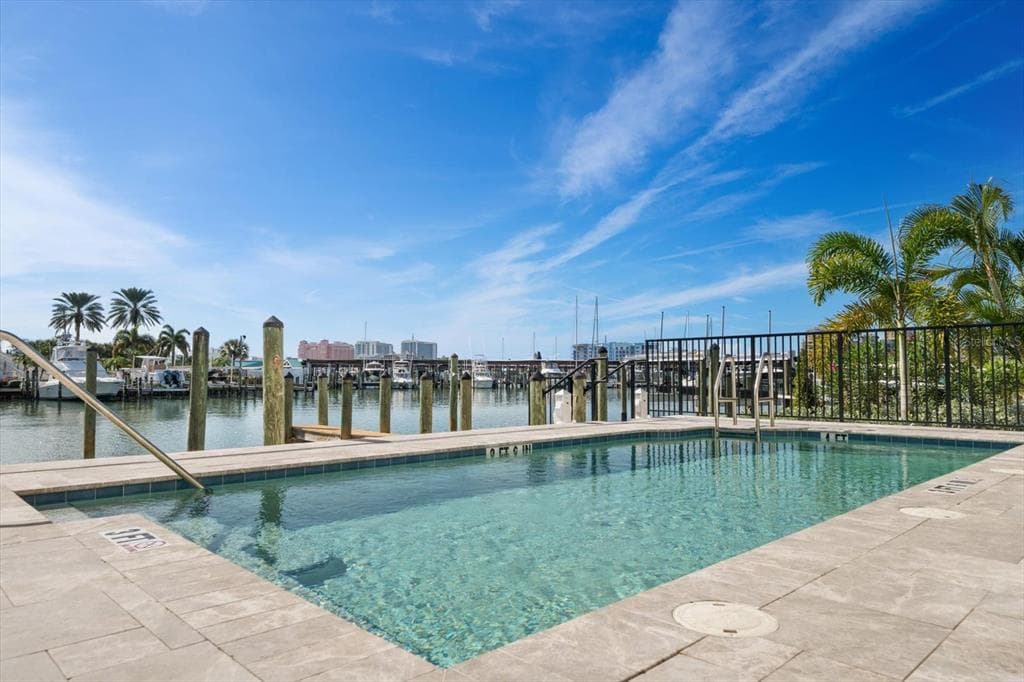 211 DOLPHIN POINT #203 3