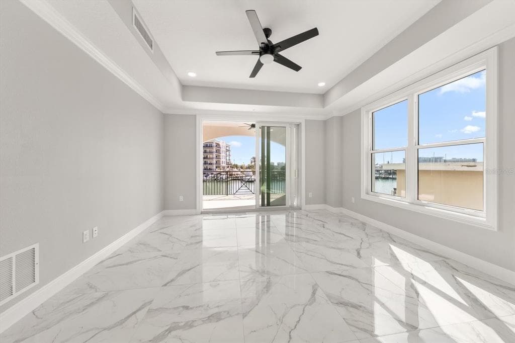 211 DOLPHIN POINT 203 photo 10