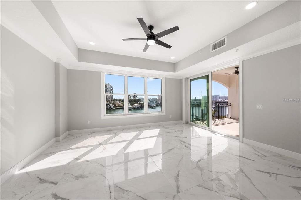 211 DOLPHIN POINT 203 photo 8