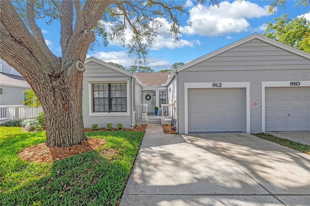 912 MYAKKA COURT NE photo 17