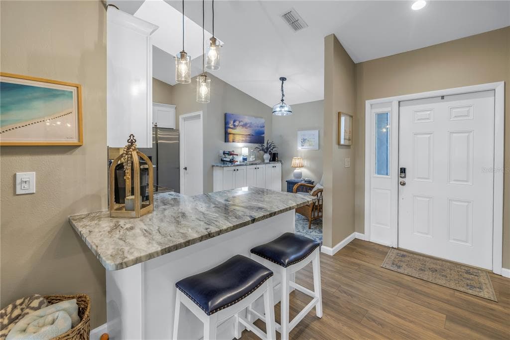 912 MYAKKA COURT NE photo 15