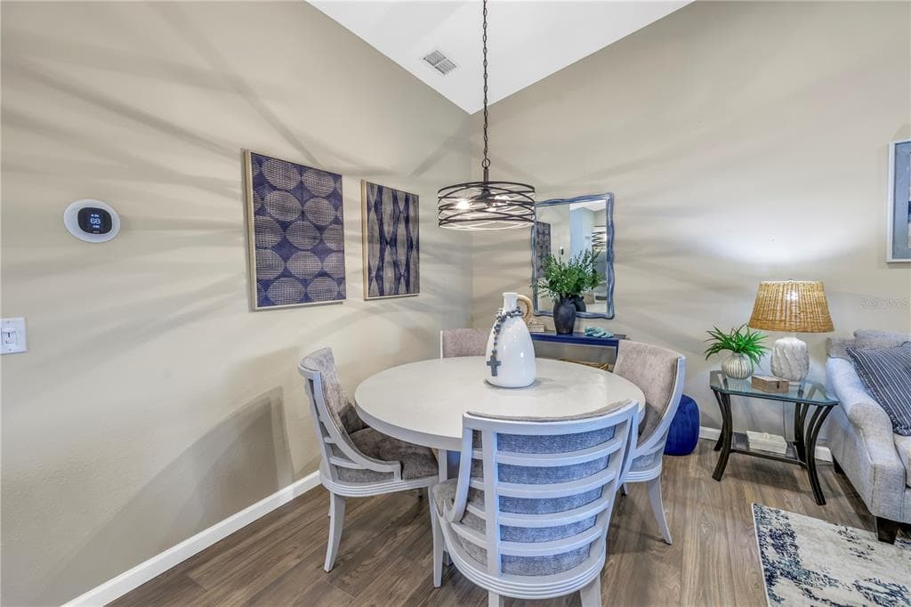 912 MYAKKA COURT NE photo 8