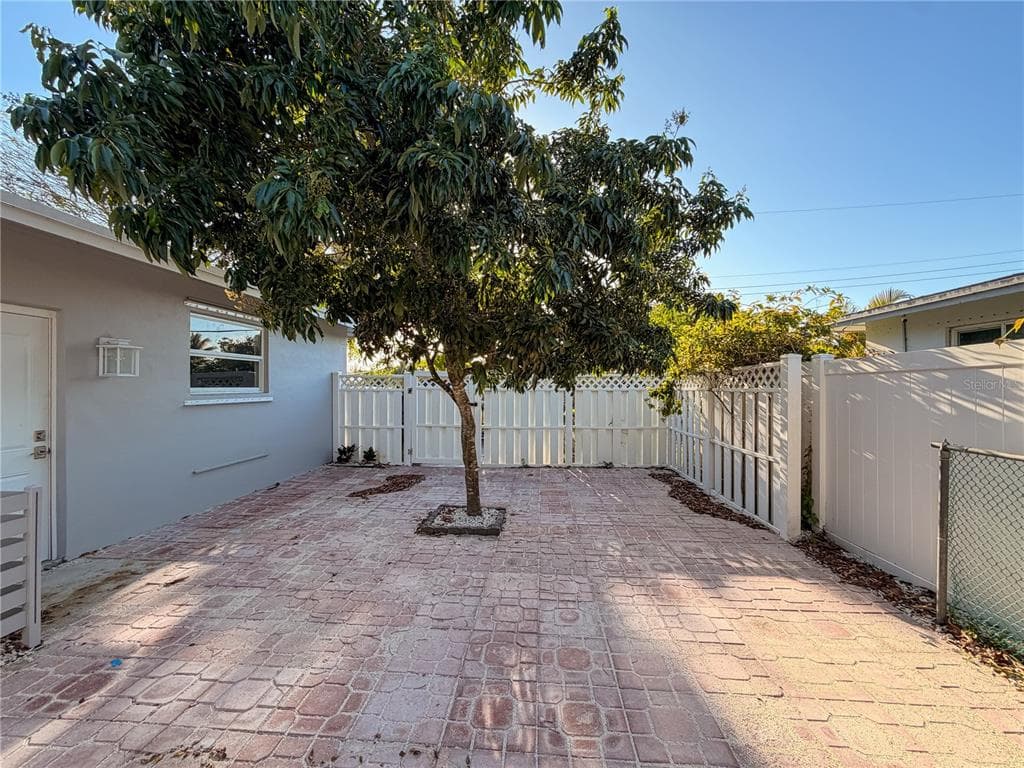 410 SW 56TH AVENUE photo 9