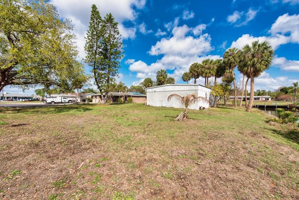 8848 W MILLPOINT ROAD photo 21