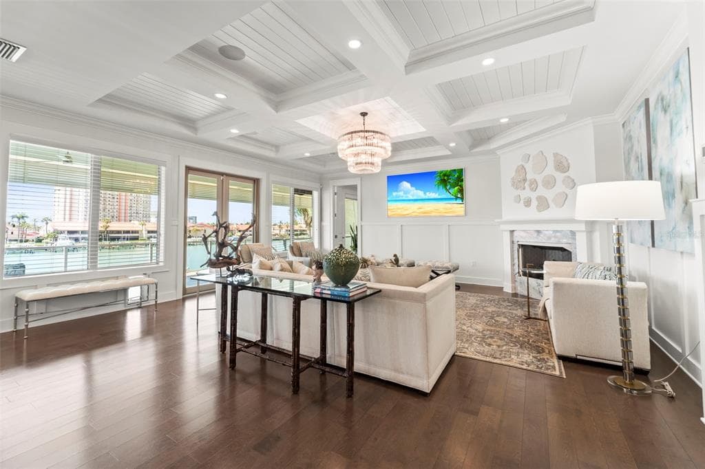 19 BAYFRONT COURT S 5