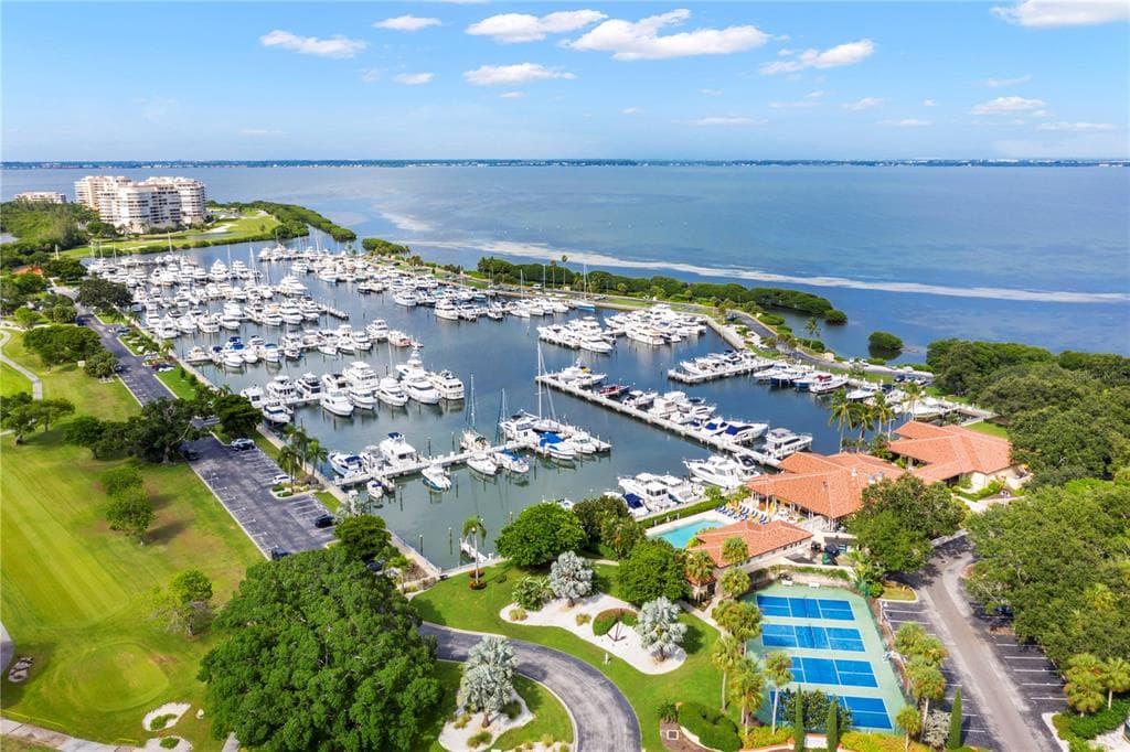 2600 HARBOURSIDE DRIVE C13 photo 10