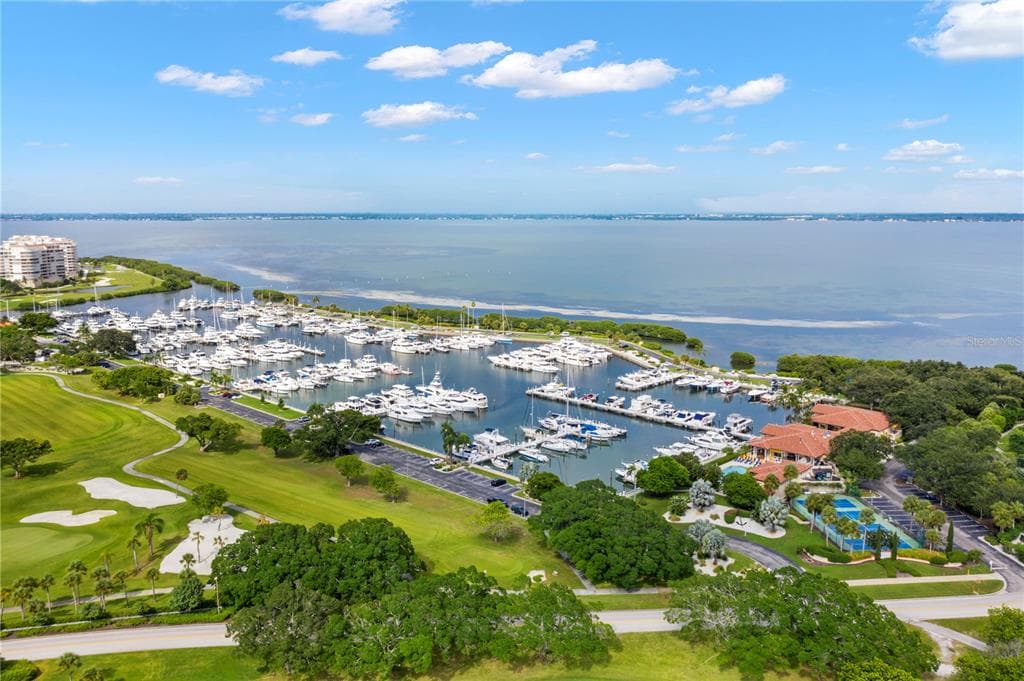 2600 HARBOURSIDE DRIVE C13 photo 8