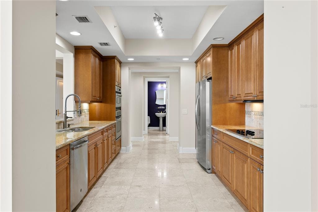 300 BEACH DRIVE NE 1201 photo 17