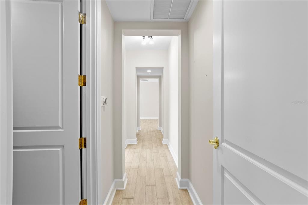 300 BEACH DRIVE NE 1201 photo 10