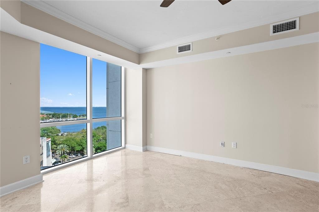 300 BEACH DRIVE NE 1201 photo 21
