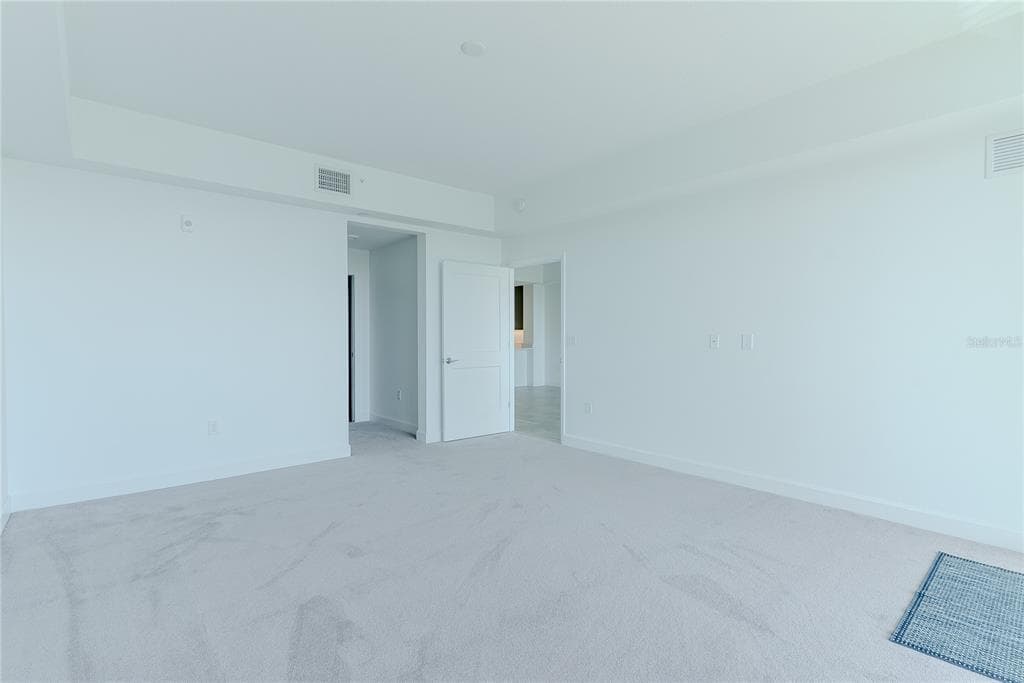 125 ISLAND WAY 503 photo 23