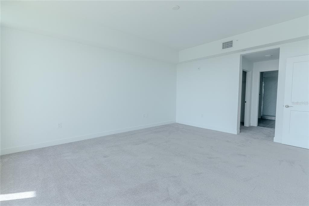 125 ISLAND WAY 503 photo 24